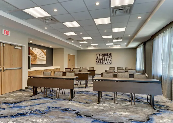 Fairfield Inn & Suites By Marriott Dallas Love Field